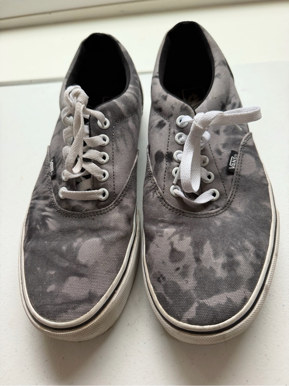 Vans Men's Gray Tie-Dye Canvas Low Top Sneakers